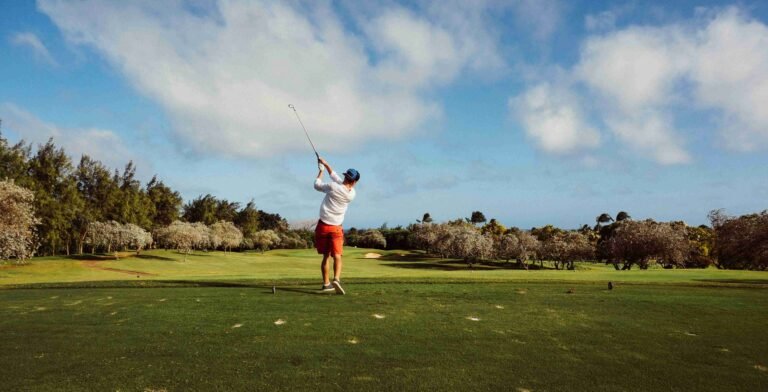 Quel âge faut-il avoir pour jouer au golf sur le circuit senior ?