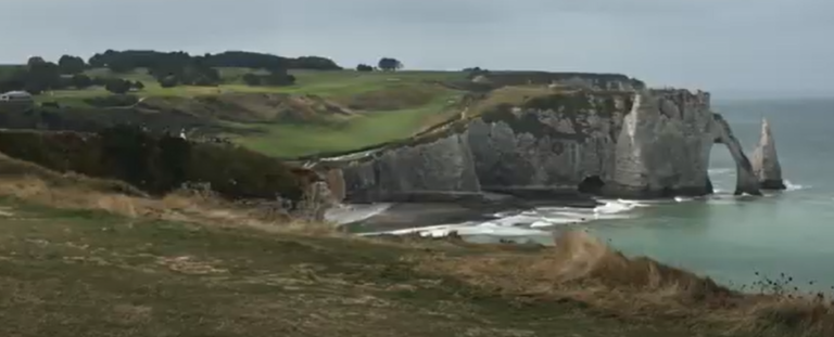 Le Golf d&rsquo;Étretat : un parcours légendaire entre ciel et mer