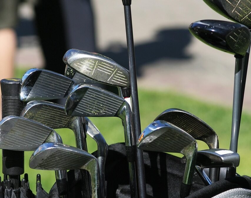 Clubs de golf en graphite vs acier : Quel matériau choisir? (Guide complet + comparatif)