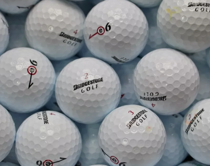 Les meilleures balles de golf pour joueurs intermédiaires en 2025 : Le guide d’un passionné