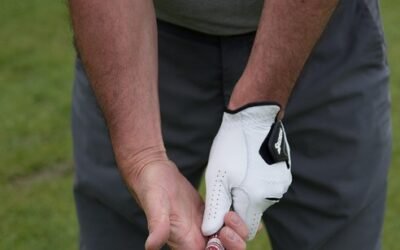Grip golf et taille des mains : Comment adapter sa prise pour une performance optimale