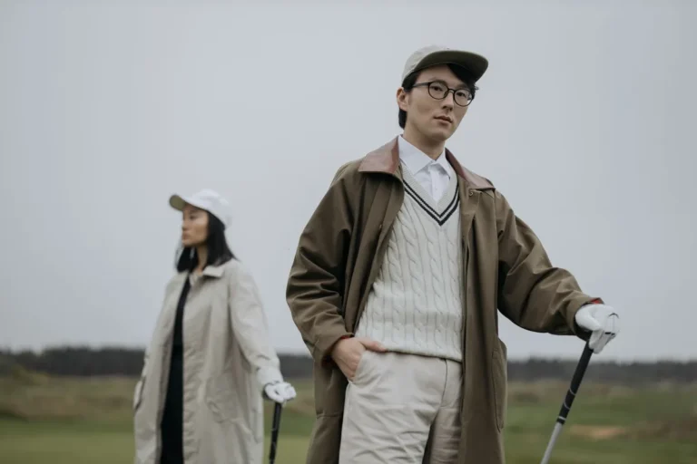 Golf sous la pluie : équipement, règles et prix réels